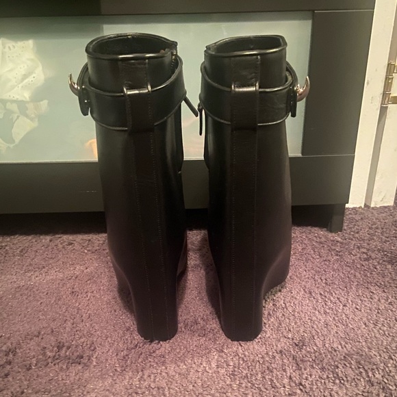 100% Authentic Givenchy Shark- Lock Boots Size. 37 - Picture 9 of 12
